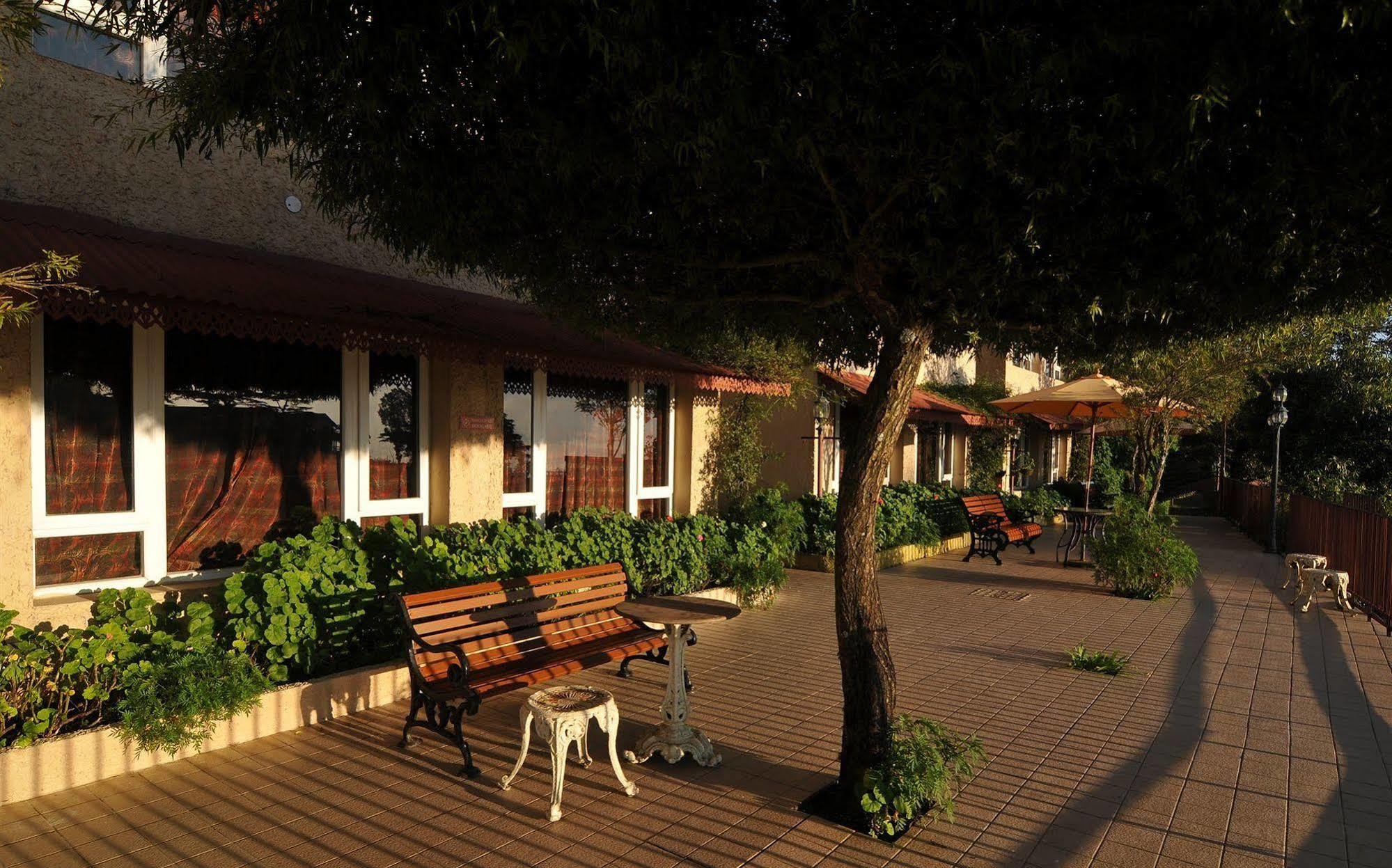 Club Mahindra Mussoorie Hotel Exterior photo